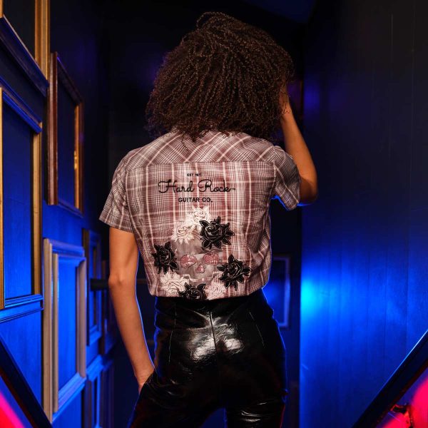 0886676813492_Model-1